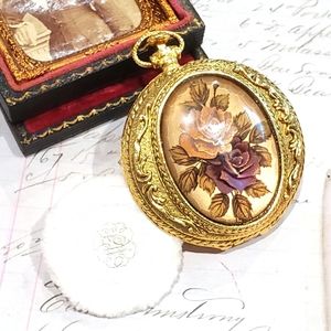 Vintage Ornate Cameo Makeup Locket